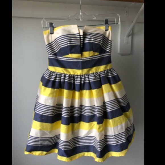 Dress - Picture 1 of 4